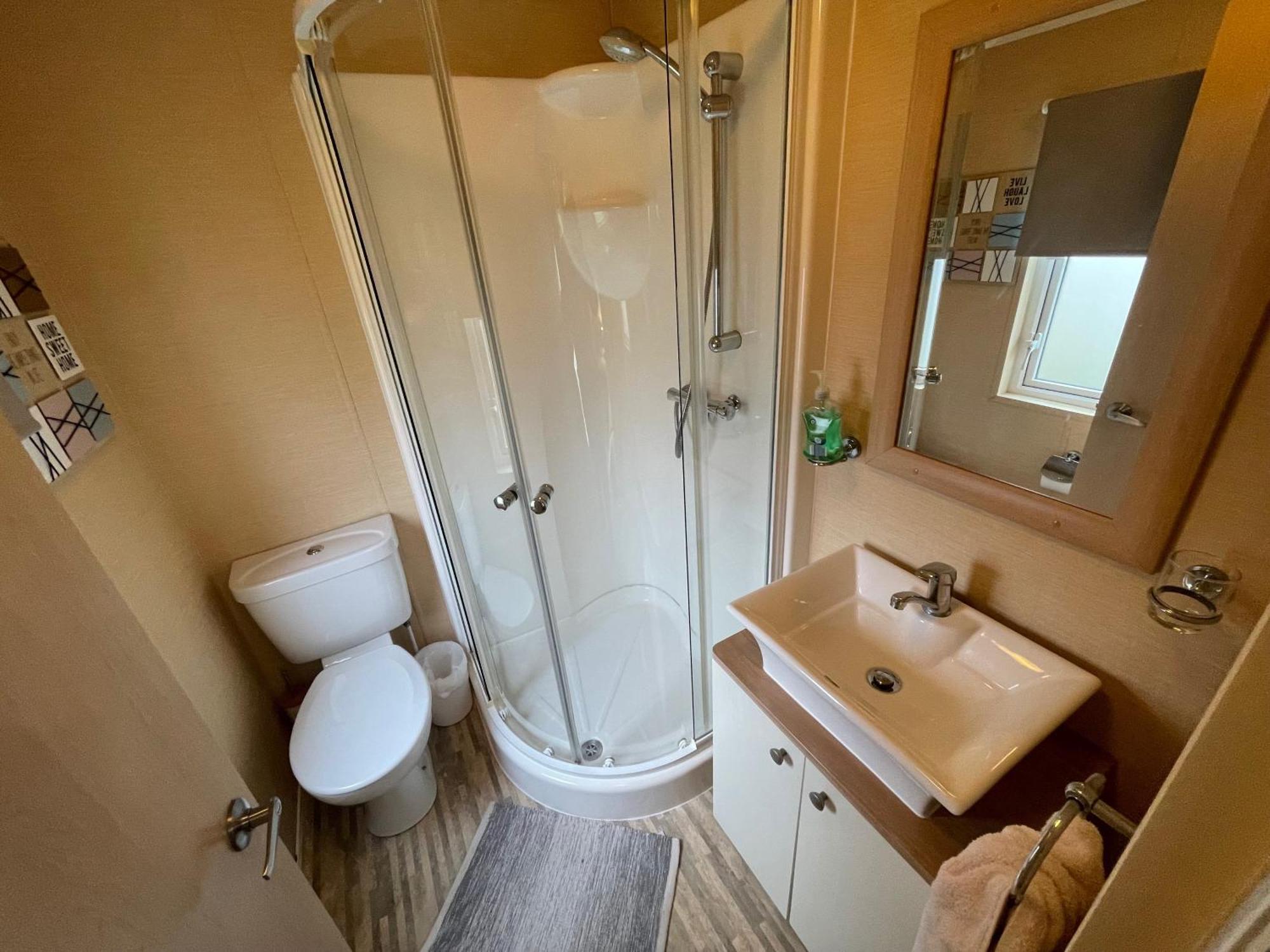 Luxury Lakeside Lodge L2 With Hot Tub Situated At Tattershall Lakes Country Park Exterior foto